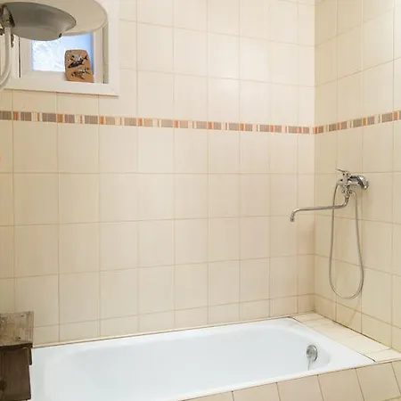 Kaevu House بيت للعطل *