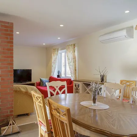 Kaevu House بيت للعطل *